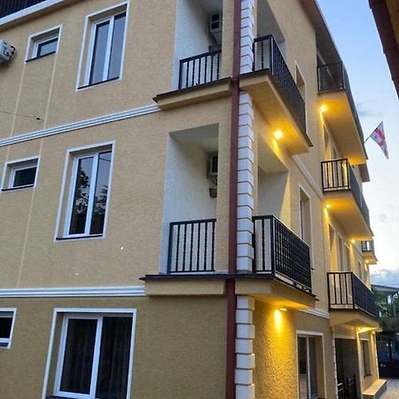Telav Holl Hotel Telavi Bagian luar foto