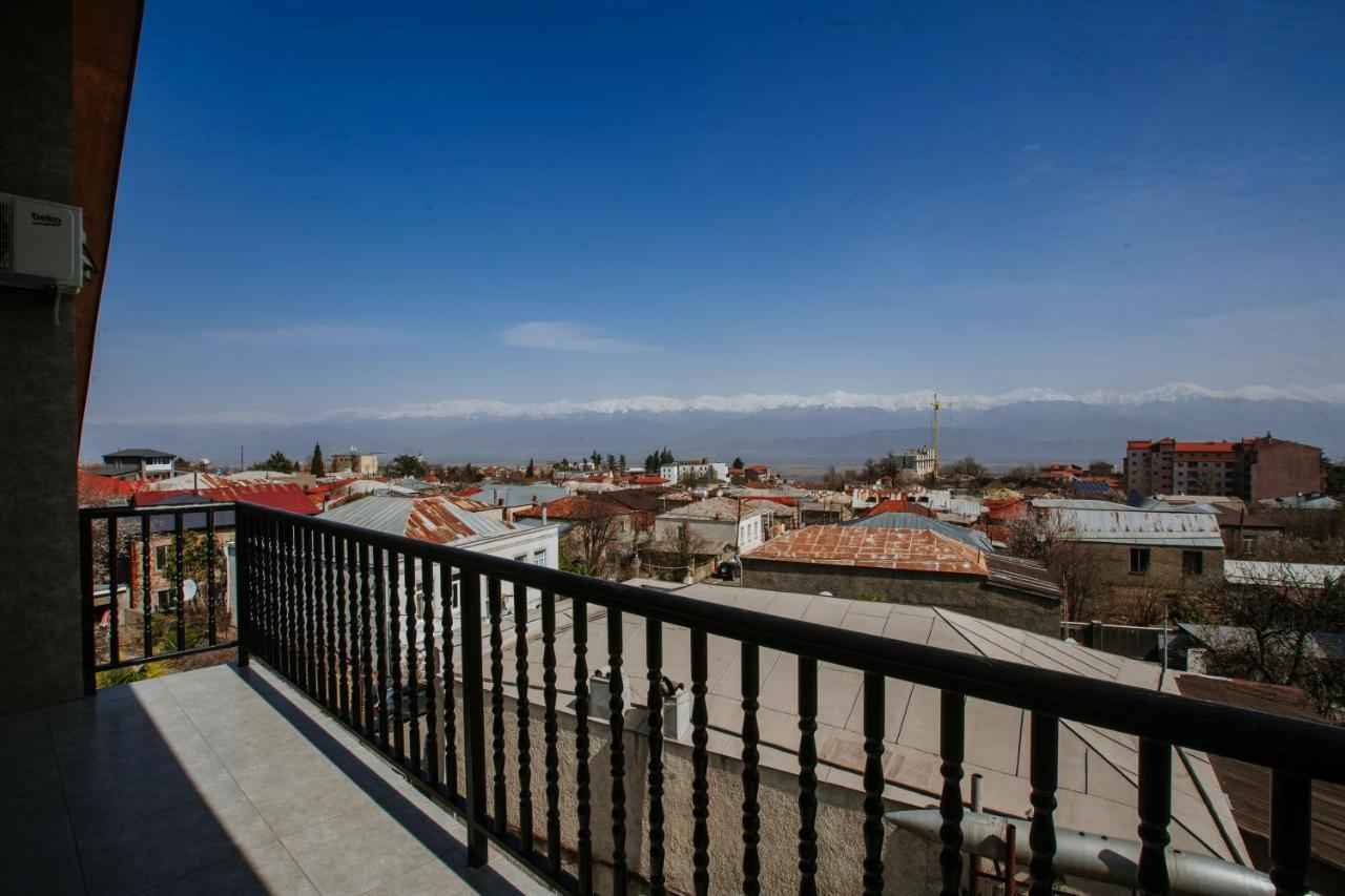 Telav Holl Hotel Telavi Bagian luar foto