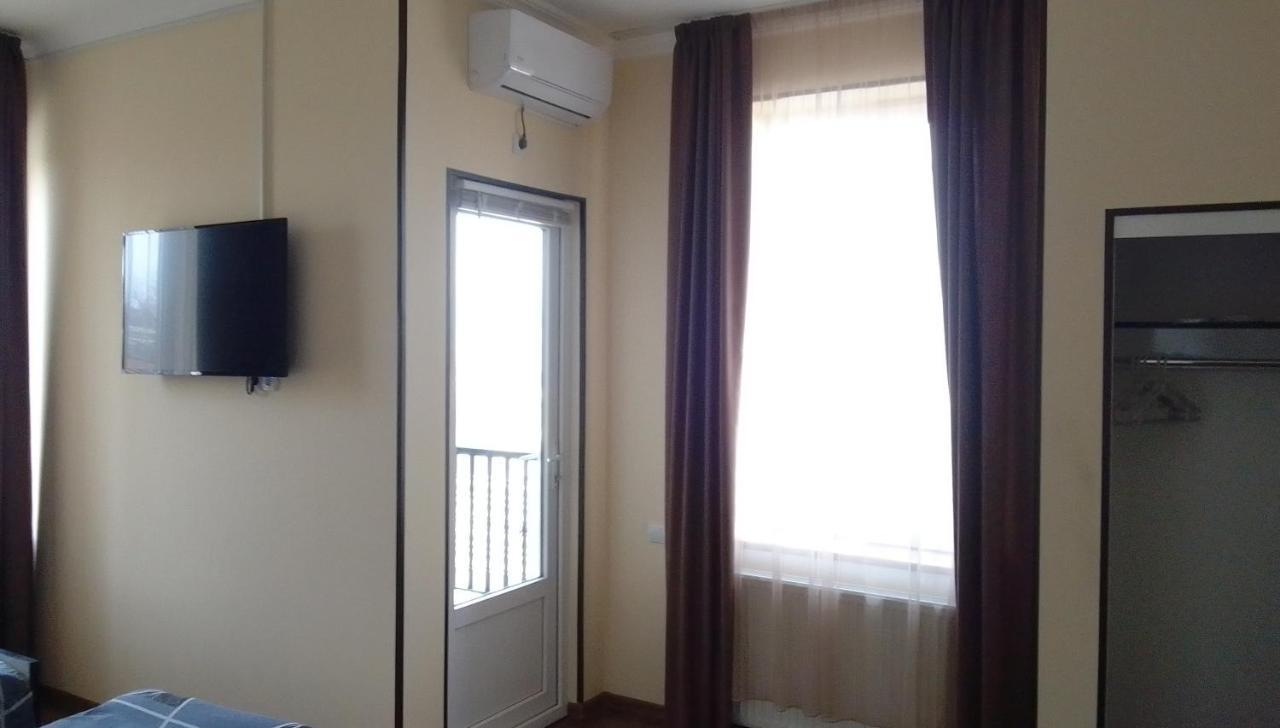 Telav Holl Hotel Telavi Bagian luar foto