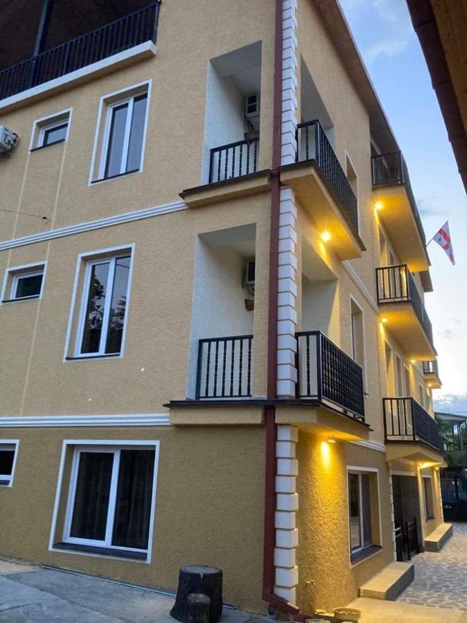 Telav Holl Hotel Telavi Bagian luar foto
