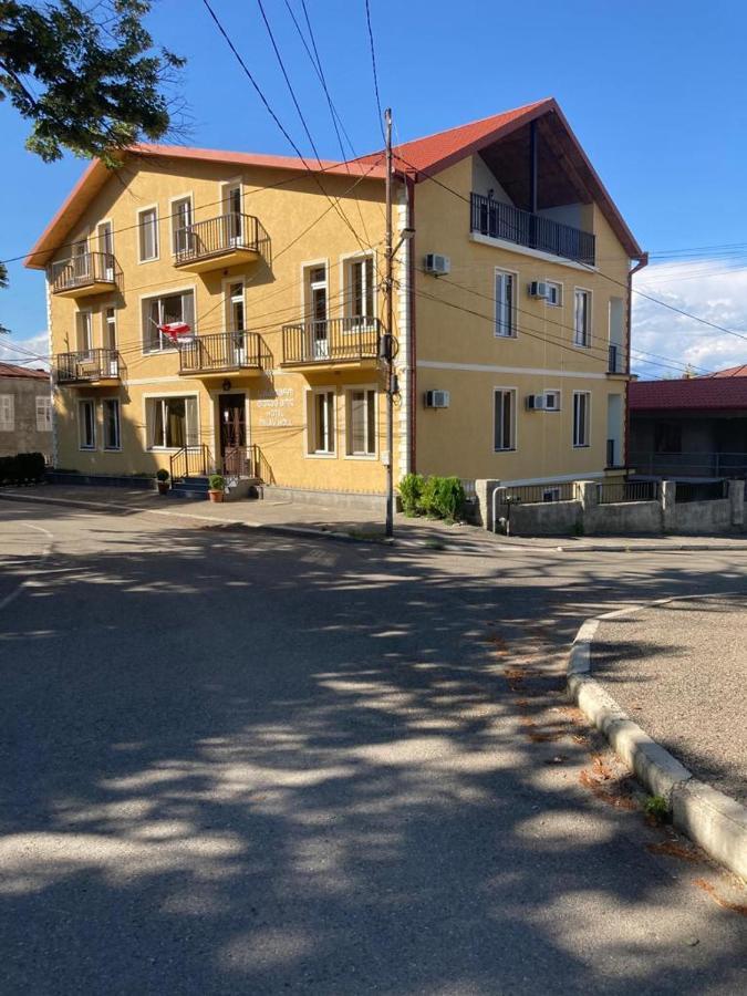 Telav Holl Hotel Telavi Bagian luar foto