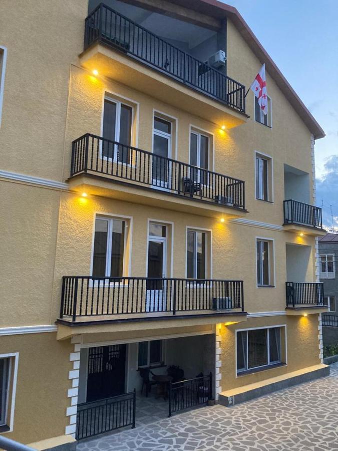 Telav Holl Hotel Telavi Bagian luar foto